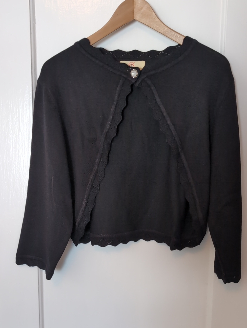 Black Scalloped-Edged Shrug